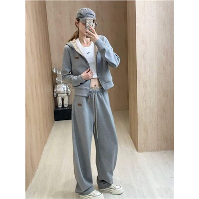 Свободный костюм из импортного трикотажа  MI*U MI*U