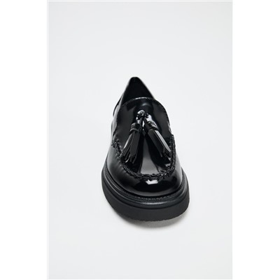 PATENT LOAFERS WITH TASSELS