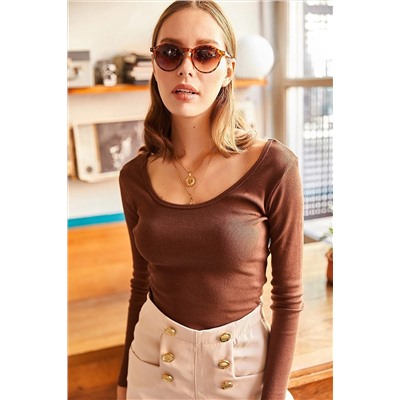 Olalook Kadın Acı Kahve Geniş Yakalı Kaşkorse Bluz BLZ-19000722