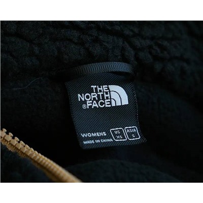 THE NORT*H FAC*E ♥️  оригинал✔️ Трендовая куртка, унисекс✔️ Очень плотный, кашемировый материал, поглощающий влагу. Это не толстовка) в куртке будет тепло и ранней весной. Отшиты из остатков оригинальной ткани бренда ✔️ Цена на оф сайте выше 18 000 👀   ✅Цвет: на фото    ✅Материал: 85% полиэстер; 15% акрил