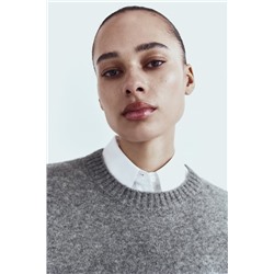 PLAIN SOFT KNIT SWEATER
