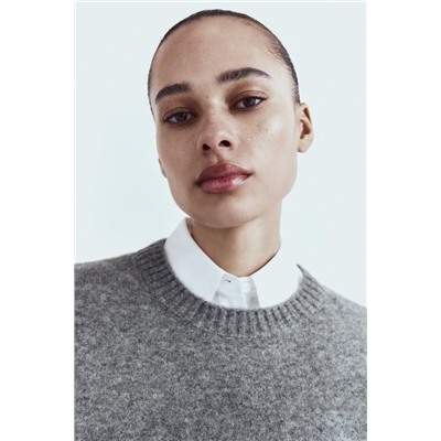 PLAIN SOFT KNIT SWEATER