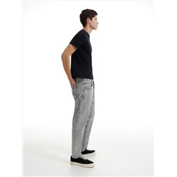 Jeans im Carrot-Fit mit kurzem Bein