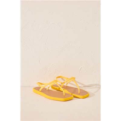 Chanclas entrelazadas punta cuadrada