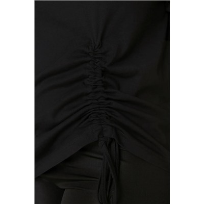 Siyah Bisiklet Yaka Büzgü Detaylı %100 Pamuk Örme T-Shirt TBBSS22TS2293