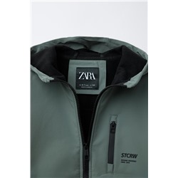 CAZADORA TÉCNICA FORRADA CAPUCHA WATER REPELLENT