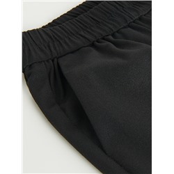 Hose mit Bügelfalten