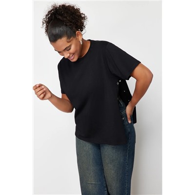 Siyah Boyfriend Fit Yanda Çıt Çıt Detaylı %100 Pamuk Örme Büyük Beden T-shirt TBBSS24BF00000