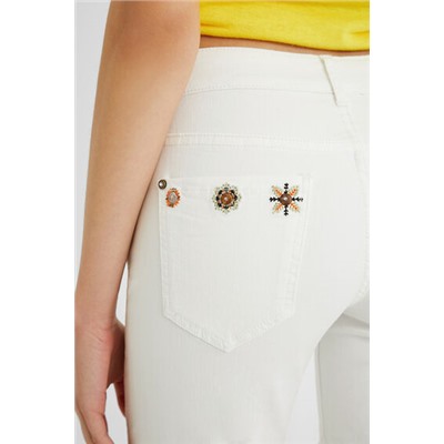 Pantalón vaquero corto mandalas