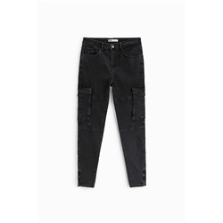 CARGO JEANS WITH ZIP