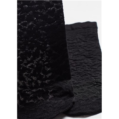 Kurze Netzsocken mit Herzmuster