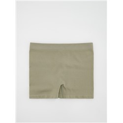 Nahtlose Slips im Shorts-Stil