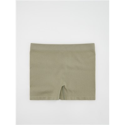 Nahtlose Slips im Shorts-Stil