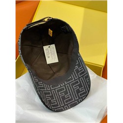 Стильная бейсболка  FEND*I 💛