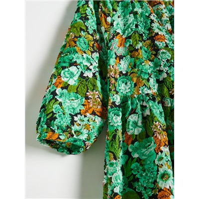 Gemustertes kleid