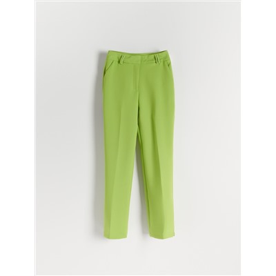 Hose mit Bügelfalten