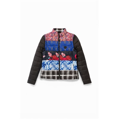 Chaqueta eco acolchada patch estampados