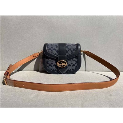 Женская сумка  COAC*H4066 с логотипом Chambra*y GEORG*E, изготовлена из жаккардовой ткани с логотипом и воловьей кожи