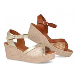 5509 - DIGO DIGO
                SANDALIAS DE CUÑA