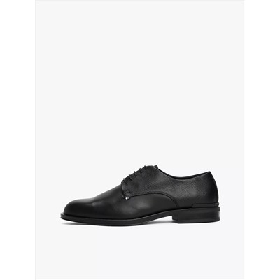 Textured Leather Derby Shoe