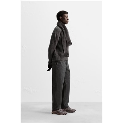 PANTALÓN CHINO EFECTO ENCERADO