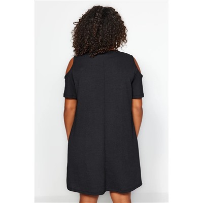 Siyah A-line Cut-Out Detaylı Yazlık Örme Büyük Beden Elbise TBBSS22EL2986