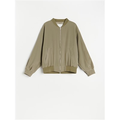 Bomberjacke mit Stickereidetail