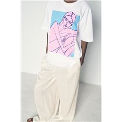 T-SHIRT WITH CONTRAST PRINT