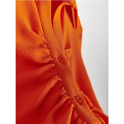 Weiße Bluse mit Raffungen