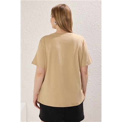 Bej  Oversize Animal Baskılı Cep etaylı %100 Pamuk Örme Büyük Beden T-shirt TBBSS24BF00059