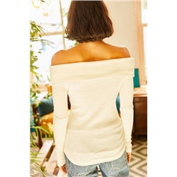 Olalook Kadın Ekru Madonna Yaka Şardonlu Kaşkorse Bluz BLZ-19000615