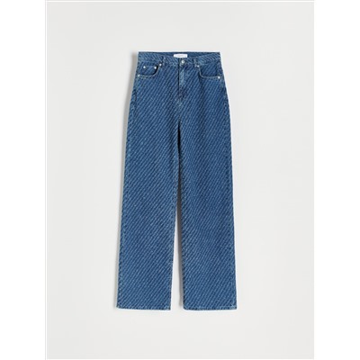 Jeans aus Strukturstoff