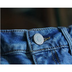 Hazzy*s 👖 джинсы отшиты на фабрике из остатков оригинальной ткани бренда. цена на оф сайте выше 12 000)