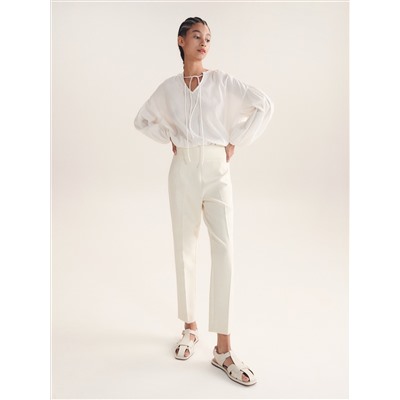 Bluse mit Bindedetail
