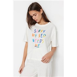 TRENDYOLMİLLA Ekru %100 Pamuk Slogan Baskılı T-shirt-Pantolon Örme Pijama Takımı THMSS23PT00134