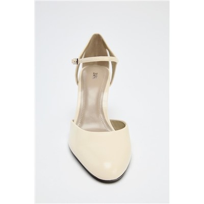 HEELED SHOES WITH STRAP