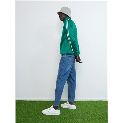 Jeans im Carrot-Fit mit schmalem Bein