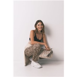 Pantalón largo carrot animal print marrón