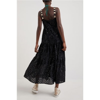 Vestido maxi bordado suizo