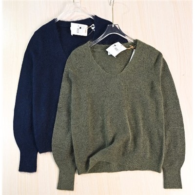 Женский трикотажный свитер