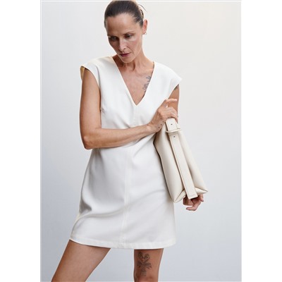 Vestido corto escote pico