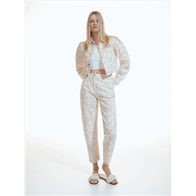 Hose mit Blumenmuster