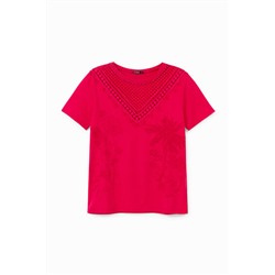 Camiseta bordado pico frontal