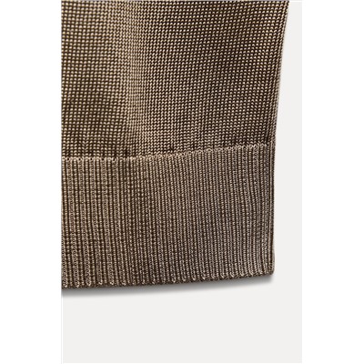 KNIT TOP WITH GOLDEN APPLIQUÉ