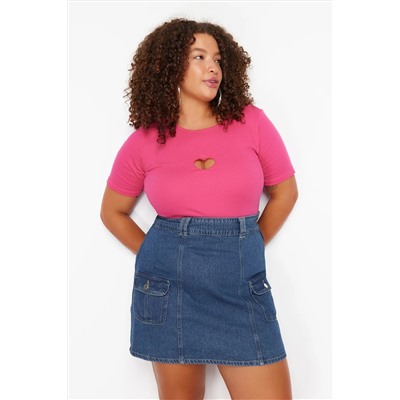 Pembe Slim Fit Kalpli Cut-Out Detaylı Fitilli %100 Pamuk Örme Büyük Beden T-shirt TBBSS24BF00006