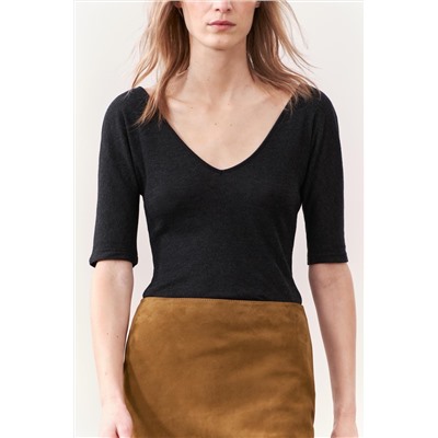 V-NECK TOP