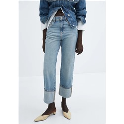 Jeans rectos bajo vuelto