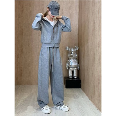 Свободный костюм из импортного трикотажа  MI*U MI*U