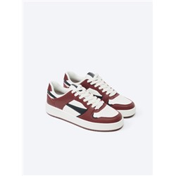 STREET-STYLE SNEAKERS