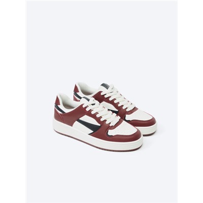 STREET-STYLE SNEAKERS